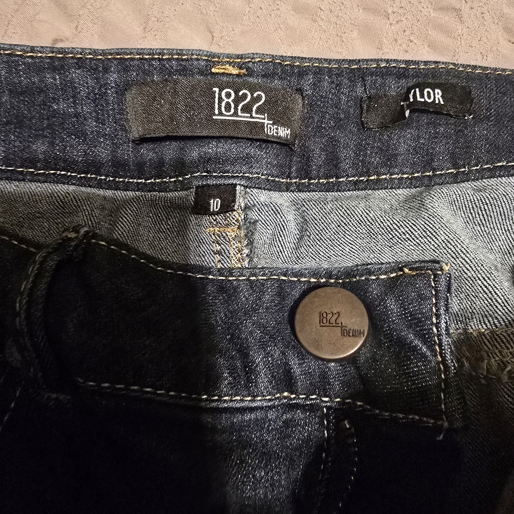 1822 Denim Dark Wash Jeans